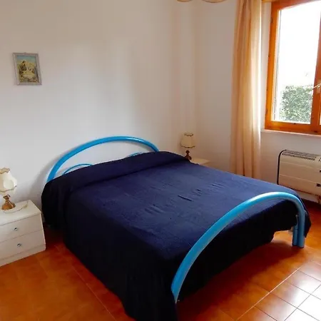 Trilocale Con Giardino A 100mt Dal Mare, Marcelii - M144