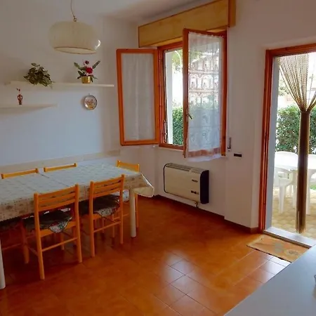 Trilocale Con Giardino A 100mt Dal Mare, Marcelii - M144 * Marcelli